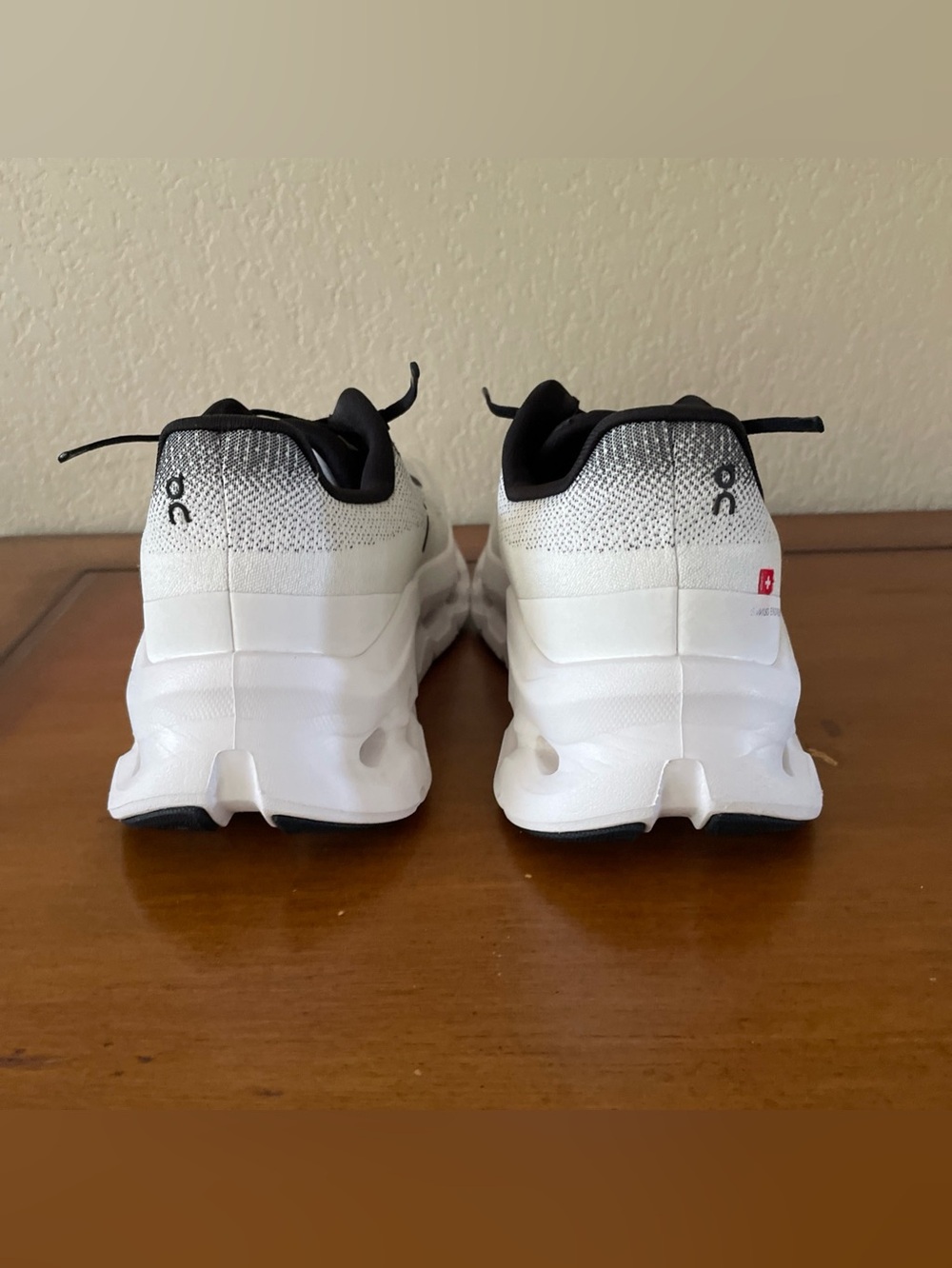 On Cloud On Running Cloudtilt Black Ivory 3WE10051430 Womens Sz 7.5 - Picture 9 of 13
